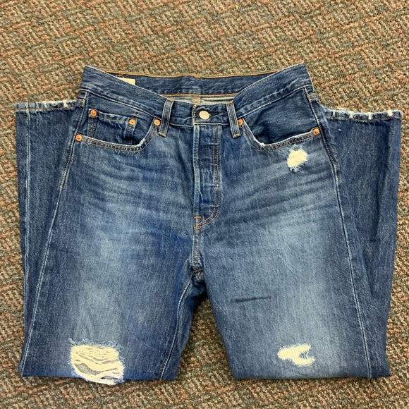 Levi’s 501, 5 button distressed jeans - Picture 2 of 10